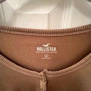HOLLSITER HENLEY